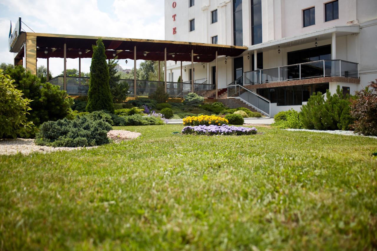 Garden Hall Ternopil Exteriér fotografie